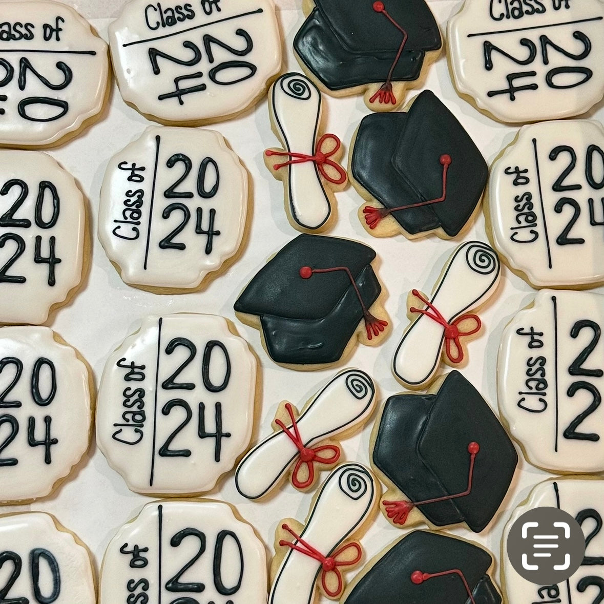GRADUATION - CAP & DIPLOMA/ASSORTED SIZES