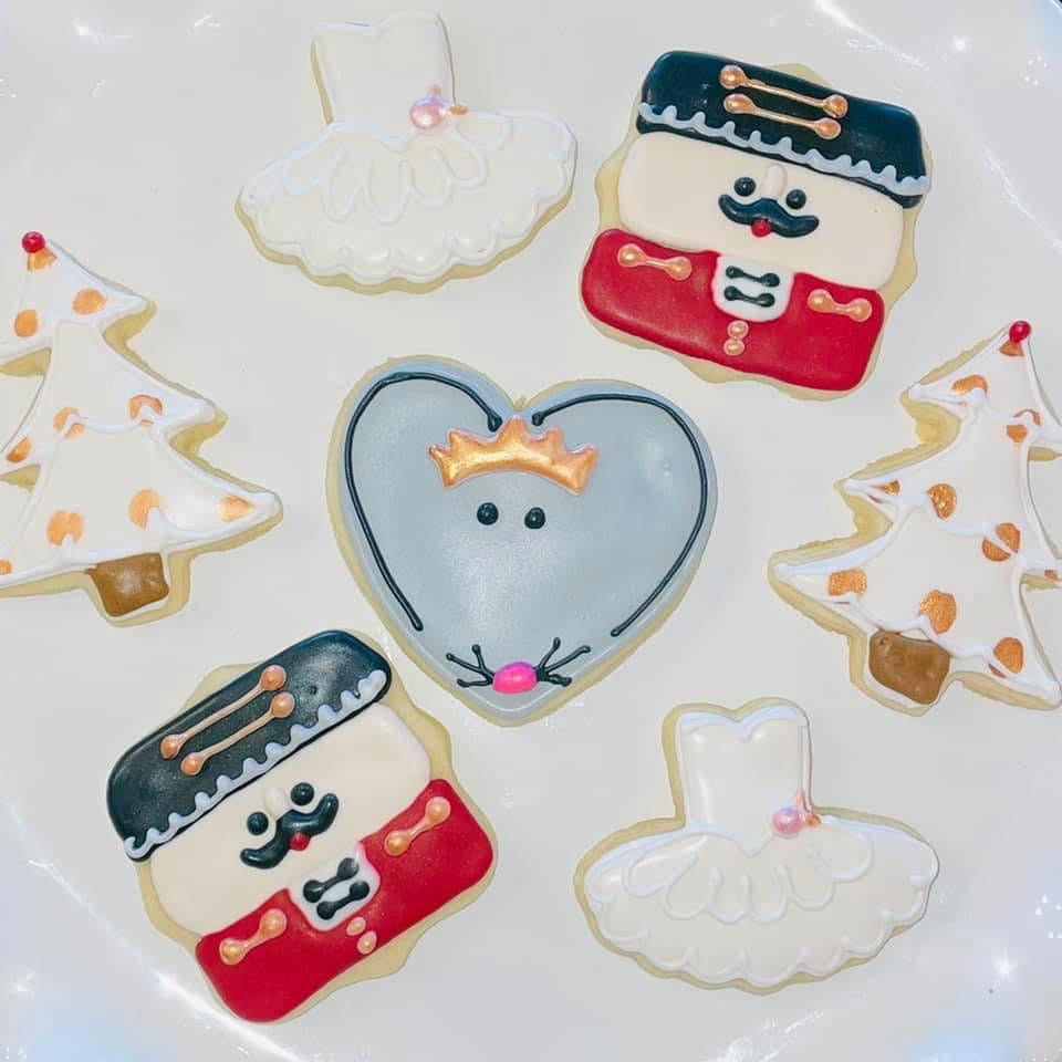 HOLIDAY - NUTCRACKERS