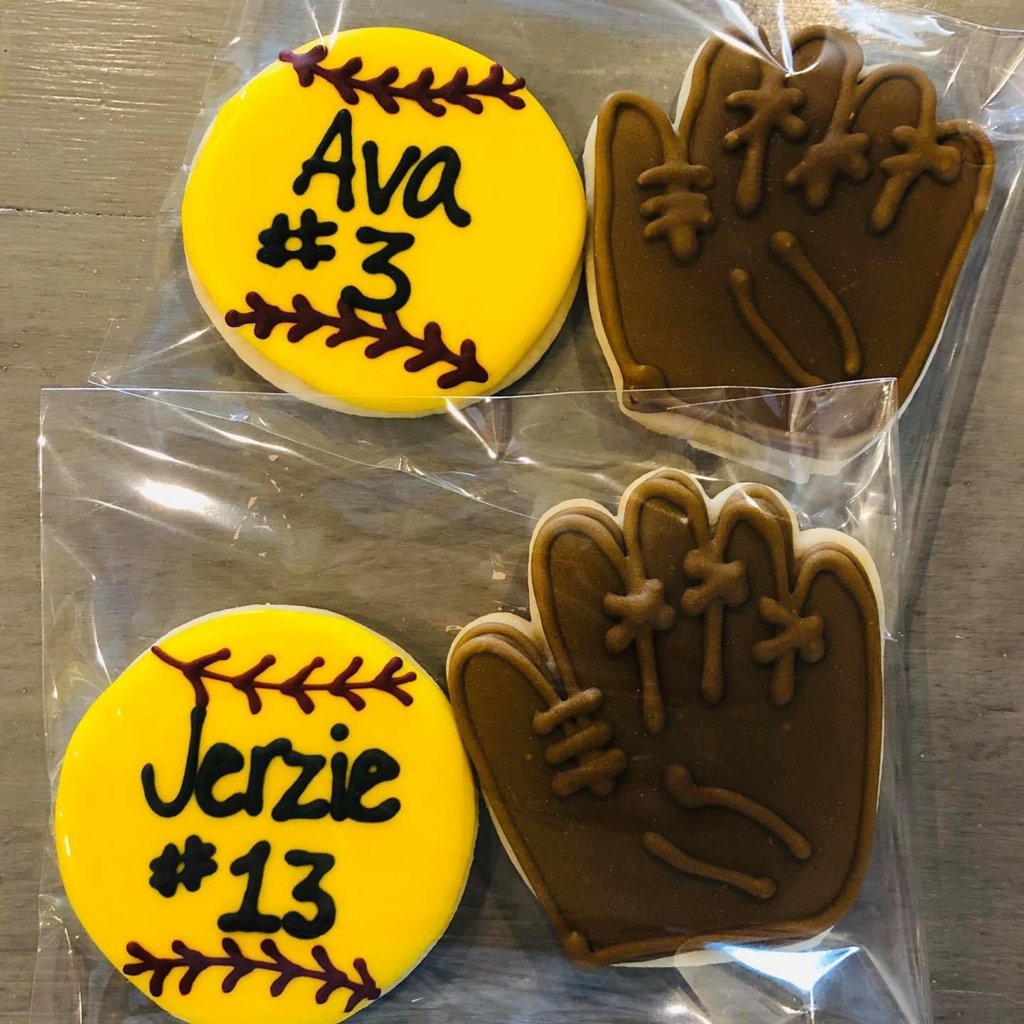 SOFTBALL & GLOVE - 2PK